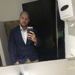 Meet your Posher, Victor